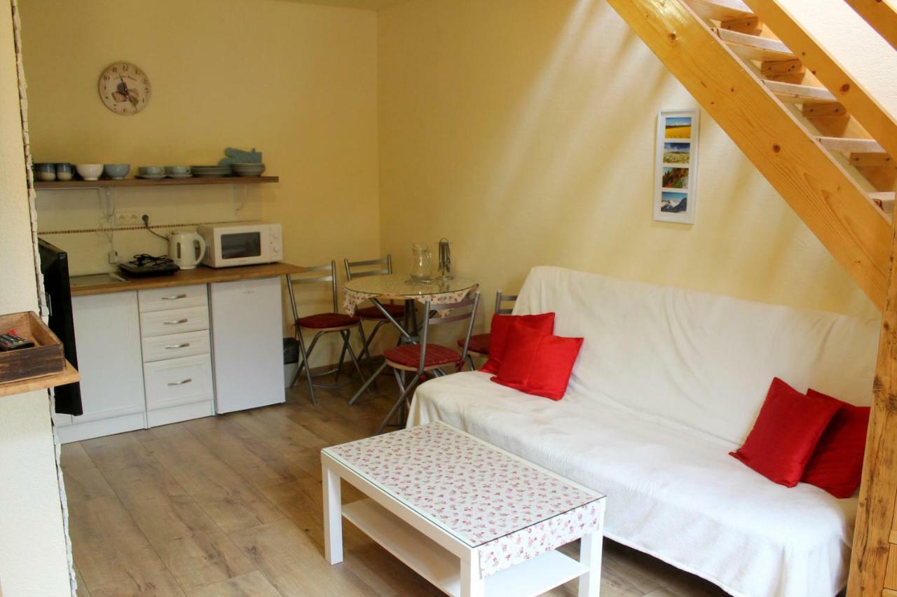 Apartman Turista Pavčina Lehota Exterior foto